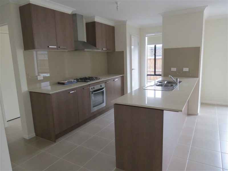 15 Tenterfield Avenue, Warragul VIC 3820