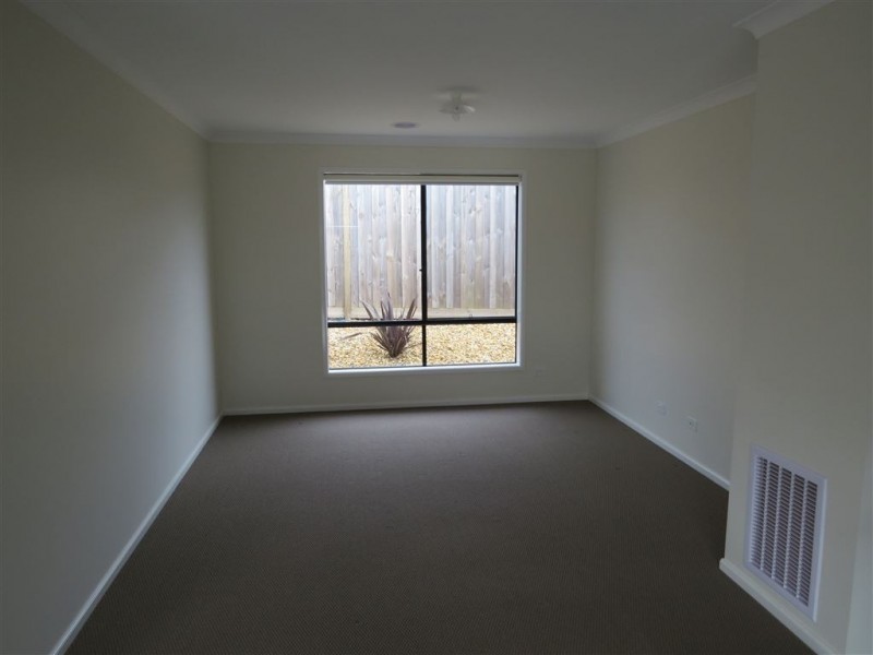 15 Tenterfield Avenue, Warragul VIC 3820