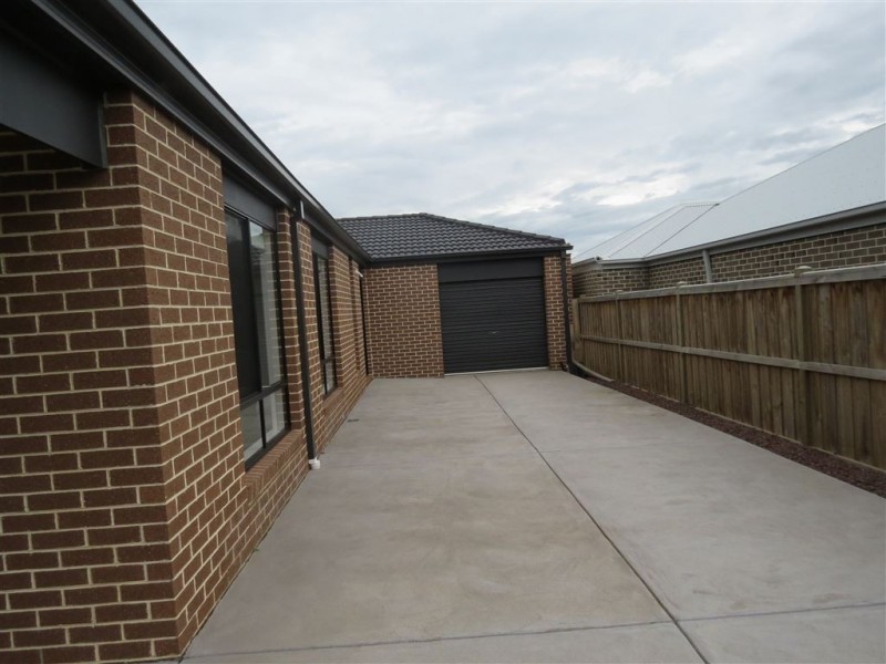 15 Tenterfield Avenue, Warragul VIC 3820