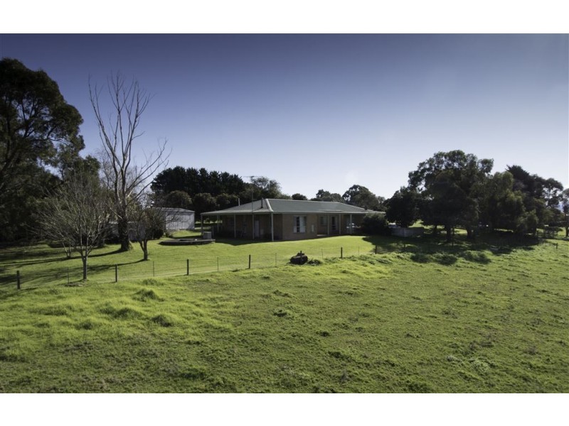 24 Boote Road, Drouin VIC 3818