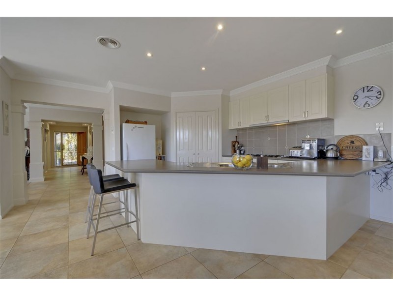 102 Stoddarts Road, Warragul VIC 3820