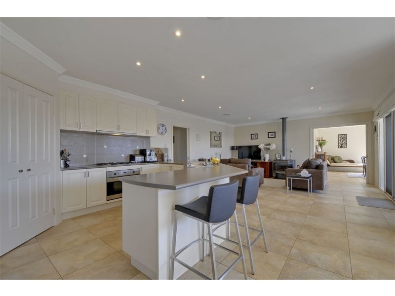 102 Stoddarts Road, Warragul VIC 3820