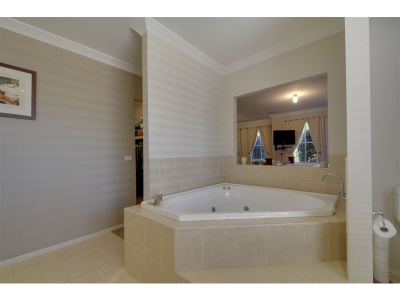 102 Stoddarts Road, Warragul VIC 3820