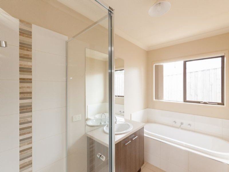 21 Glendon Drive, Warragul VIC 3820