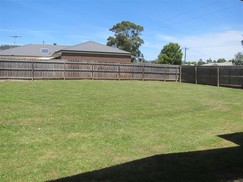 2 Paperbark Drive, Yarragon VIC 3823