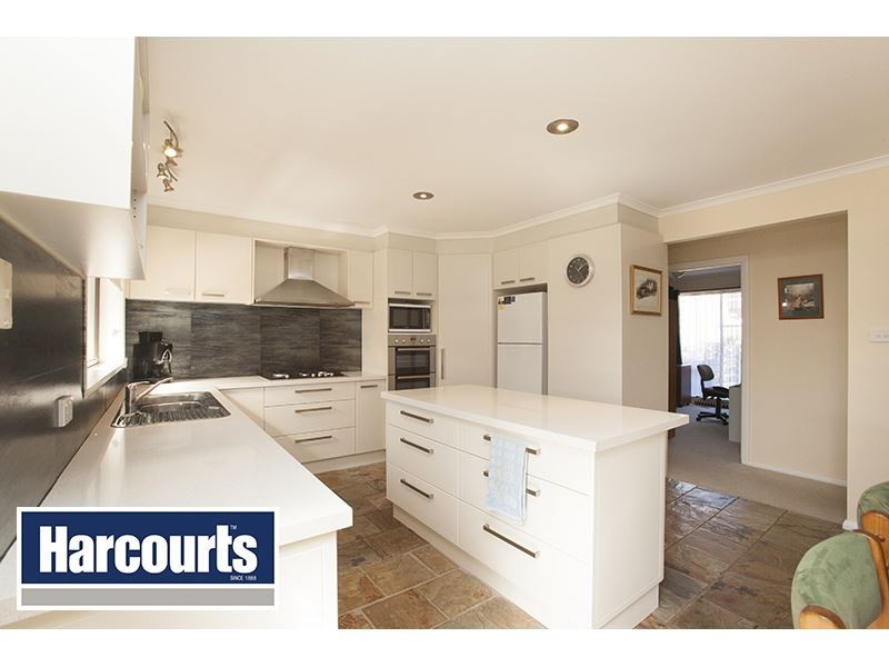 4 Valley View Street, Warragul VIC 3820
