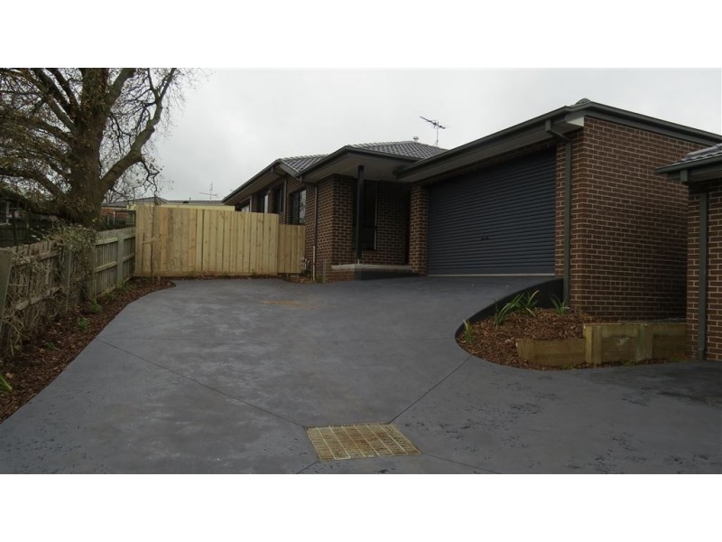 2 12 Western Park Drive, Warragul VIC 3820