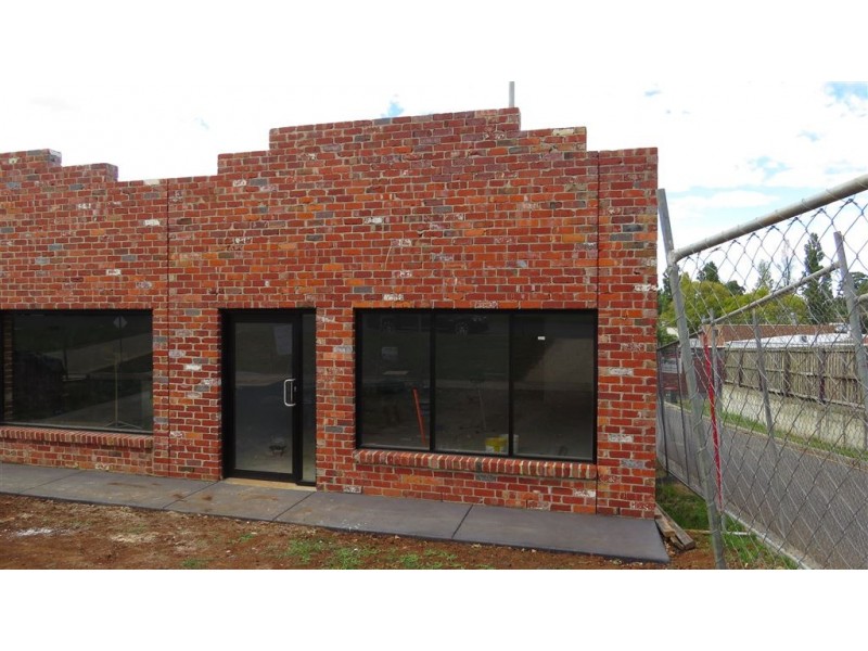 2/2 Sinclair Street, Drouin VIC 3818