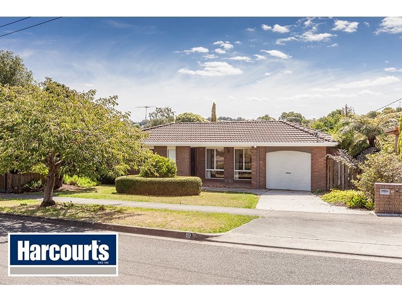 19 Somerset Drive, Warragul VIC 3820