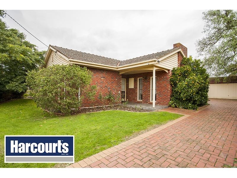 11 Sinclair Street, Warragul VIC 3820