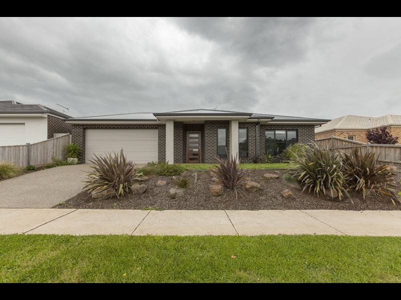 177 Twin Ranges Drive, Warragul VIC 3820
