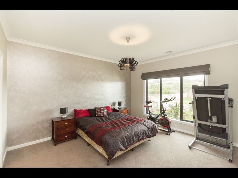 177 Twin Ranges Drive, Warragul VIC 3820