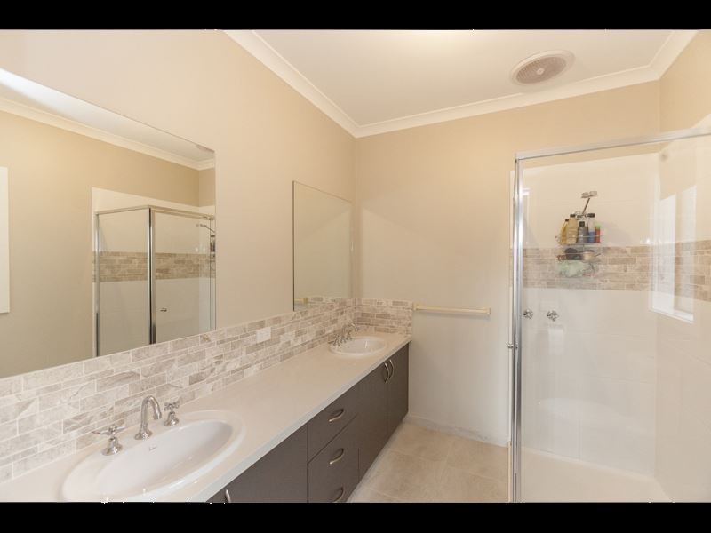 177 Twin Ranges Drive, Warragul VIC 3820