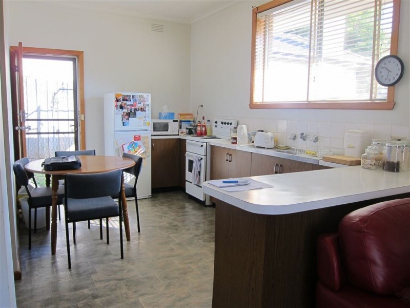 2/4 Churchill Street, Warragul VIC 3820