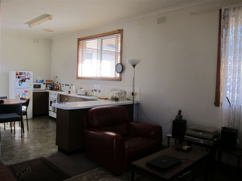 2/4 Churchill Street, Warragul VIC 3820