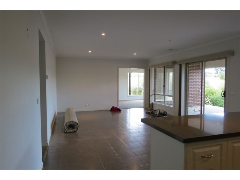 10 Barton Court, Warragul VIC 3820