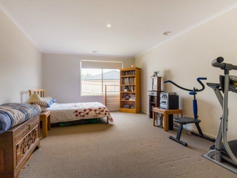 25 Summerhill Boulevard, Drouin VIC 3818