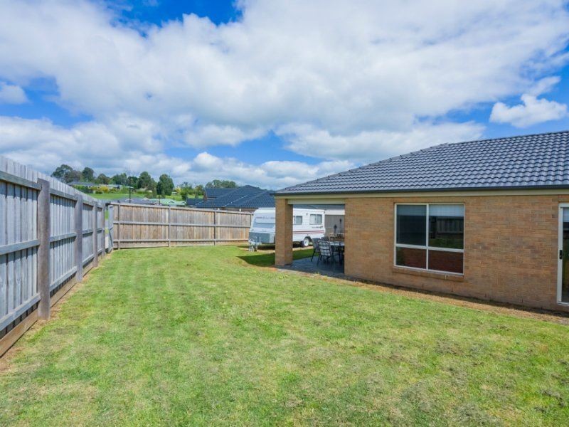 25 Summerhill Boulevard, Drouin VIC 3818