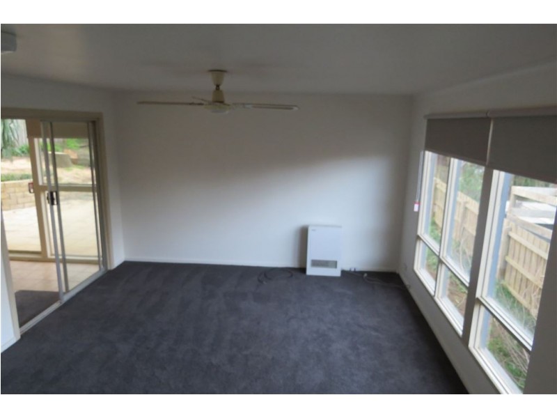 17 Betram Street, Drouin VIC 3818