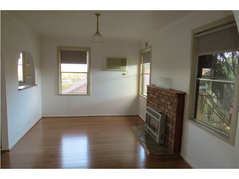 17 Betram Street, Drouin VIC 3818