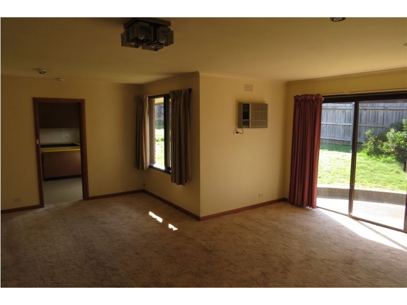 19 Colin Street, Warragul VIC 3820