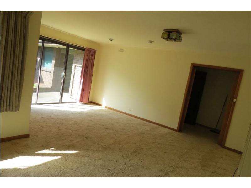 19 Colin Street, Warragul VIC 3820