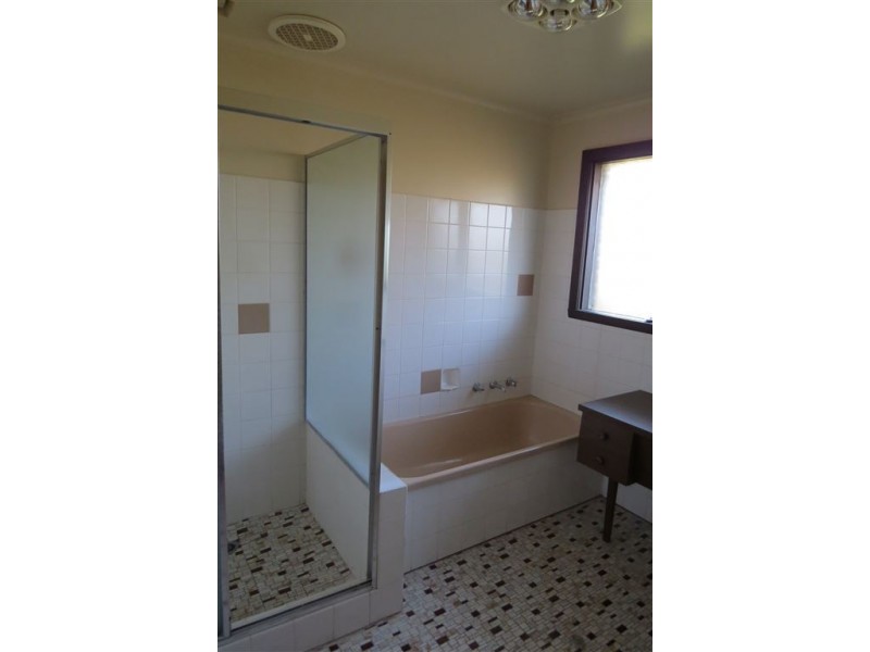 19 Colin Street, Warragul VIC 3820