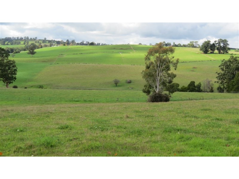 24 Boote Road, Drouin VIC 3818