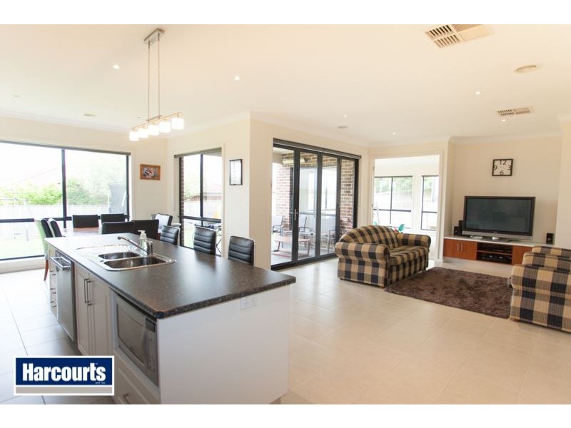 14 Hamilton Drive, Warragul VIC 3820