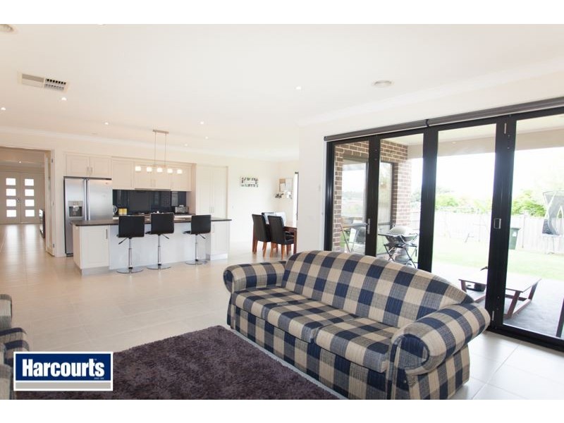 14 Hamilton Drive, Warragul VIC 3820