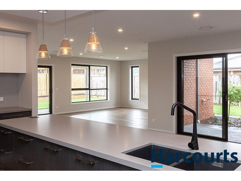 20 Chesterfield Avenue, Warragul VIC 3820