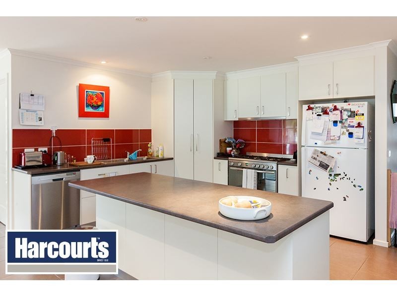 8 Miller Close, Drouin VIC 3818