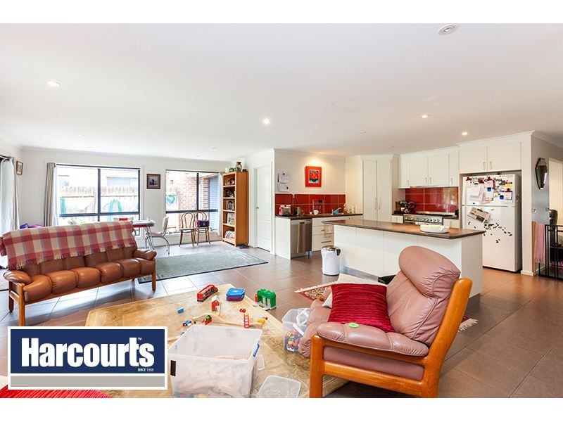 8 Miller Close, Drouin VIC 3818