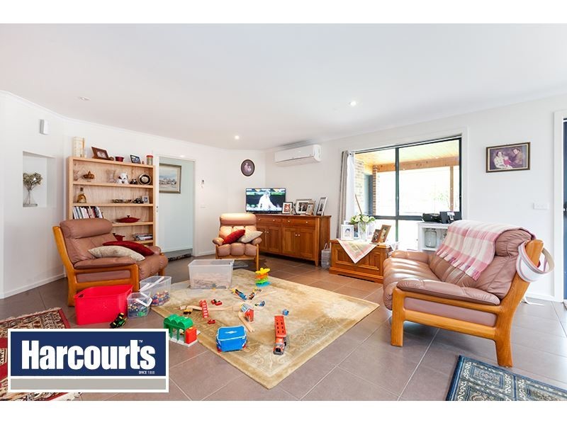 8 Miller Close, Drouin VIC 3818