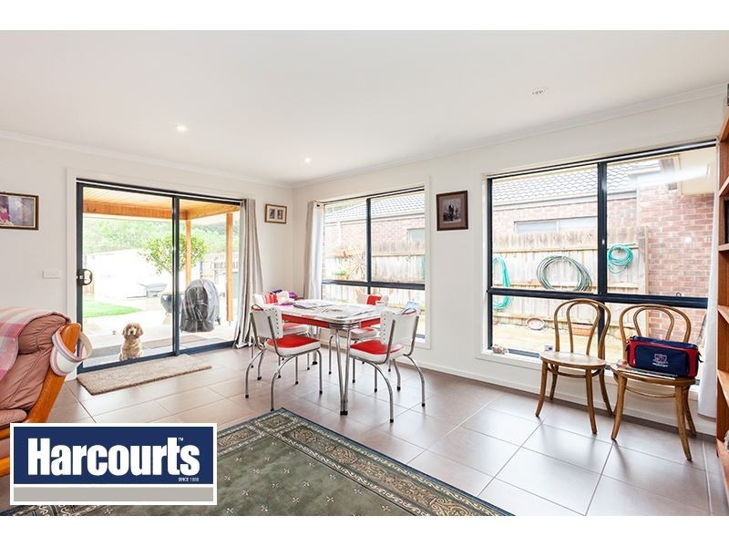 8 Miller Close, Drouin VIC 3818