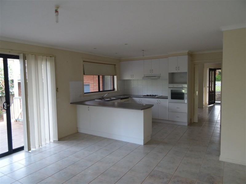 19 Hamilton Drive, Warragul VIC 3820