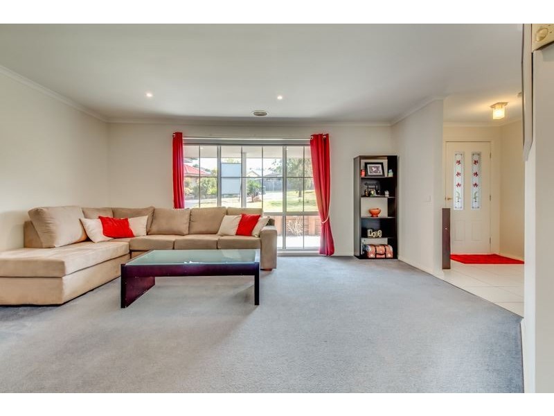 21 Hamilton Drive, Warragul VIC 3820