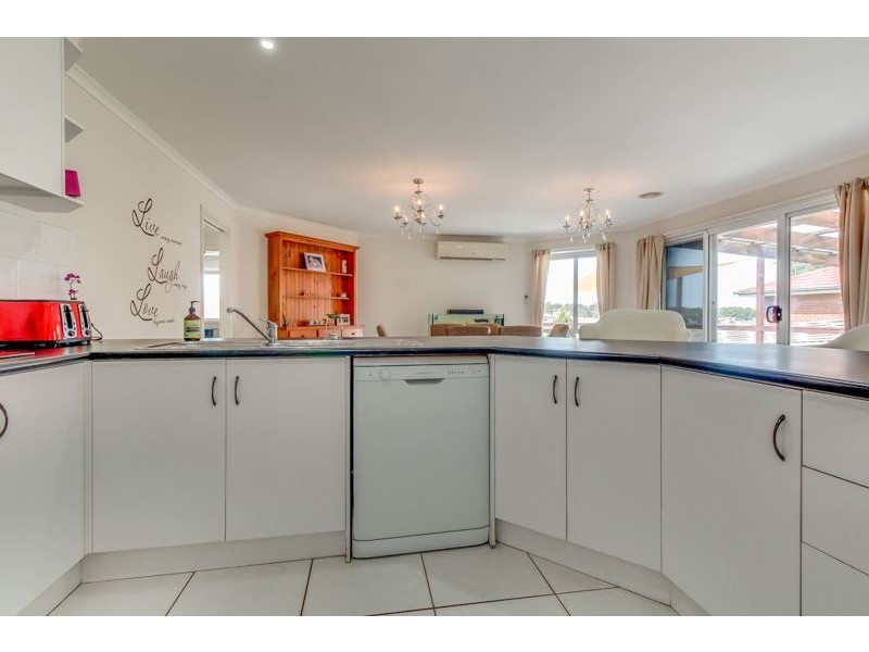 21 Hamilton Drive, Warragul VIC 3820