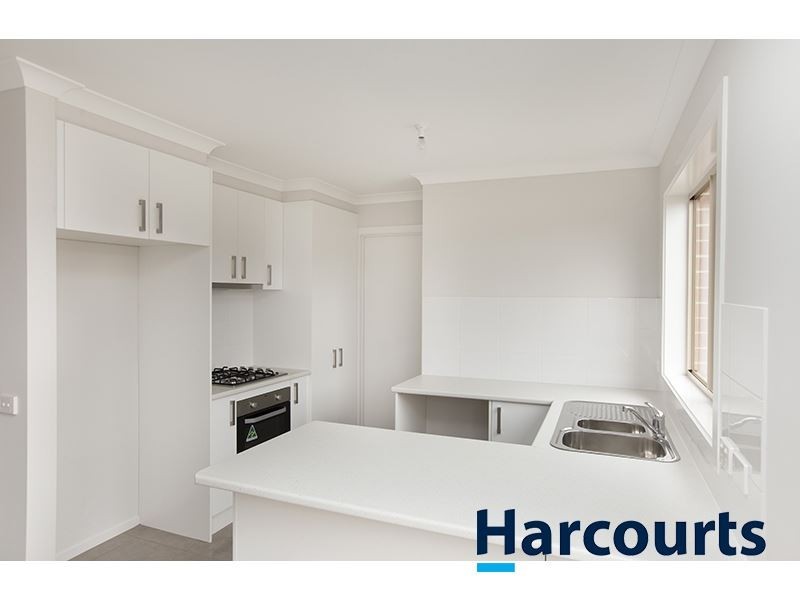 2/73 Victoria Street, Drouin VIC 3818