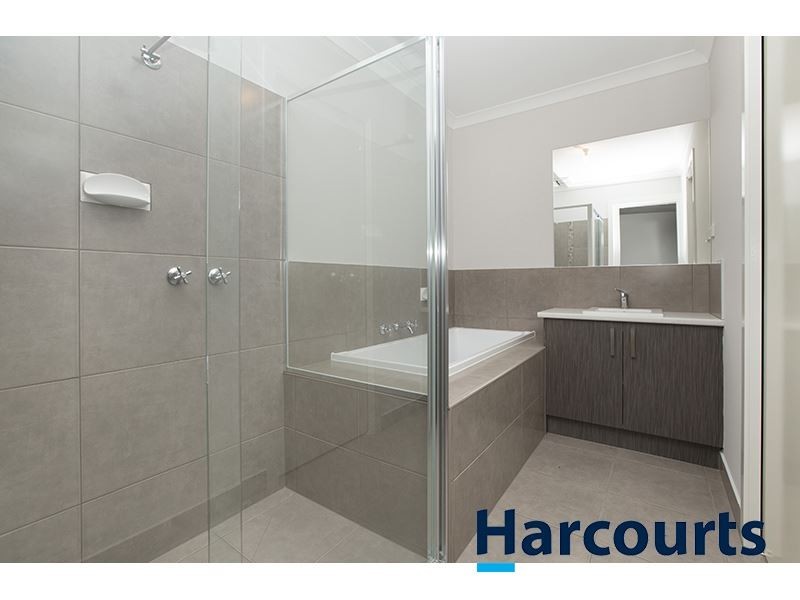 2/73 Victoria Street, Drouin VIC 3818