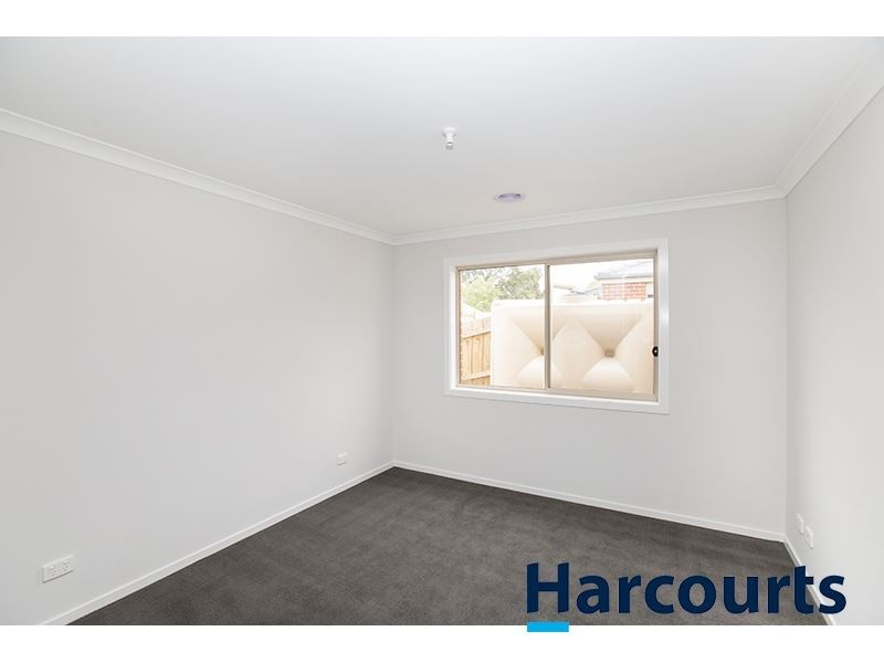 2/73 Victoria Street, Drouin VIC 3818
