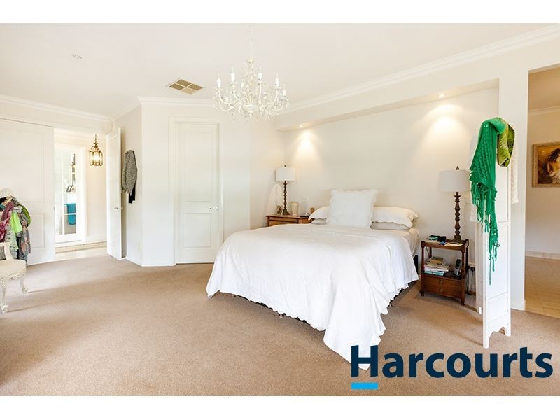 10 Waterside Drive, Drouin VIC 3818