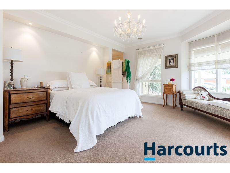 10 Waterside Drive, Drouin VIC 3818