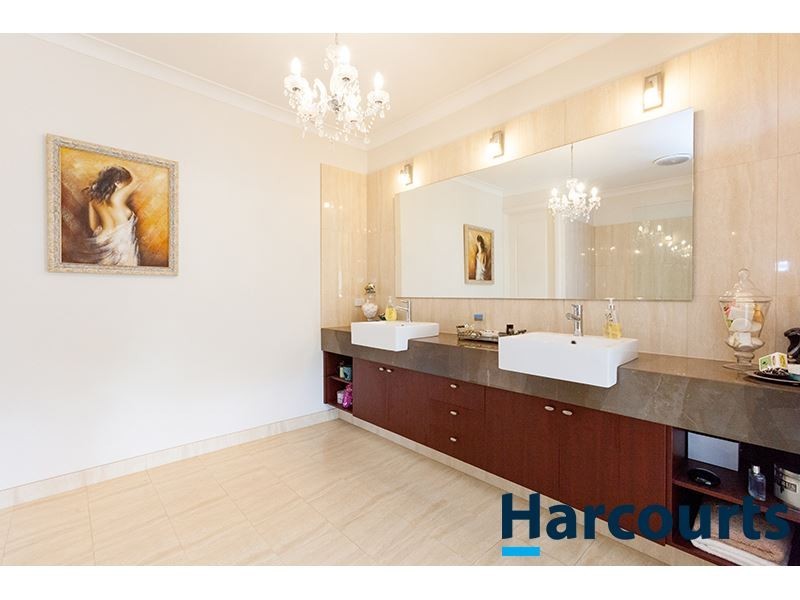 10 Waterside Drive, Drouin VIC 3818