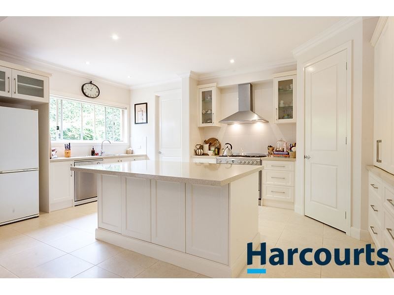 10 Waterside Drive, Drouin VIC 3818