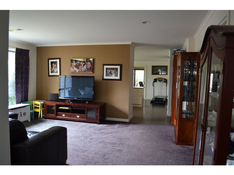 6 Acacia Close, Trafalgar VIC 3824