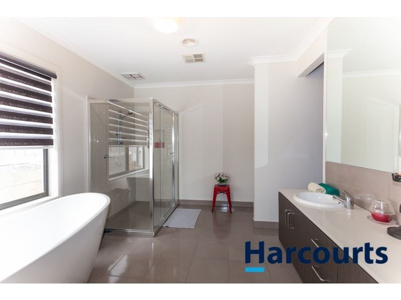 12 Fieldstone Avenue, Warragul VIC 3820