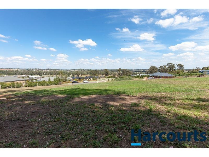 54 Kamanari Court, Drouin VIC 3818