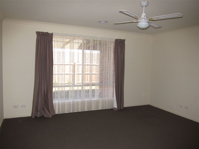 12 Skipton Street, Drouin VIC 3818