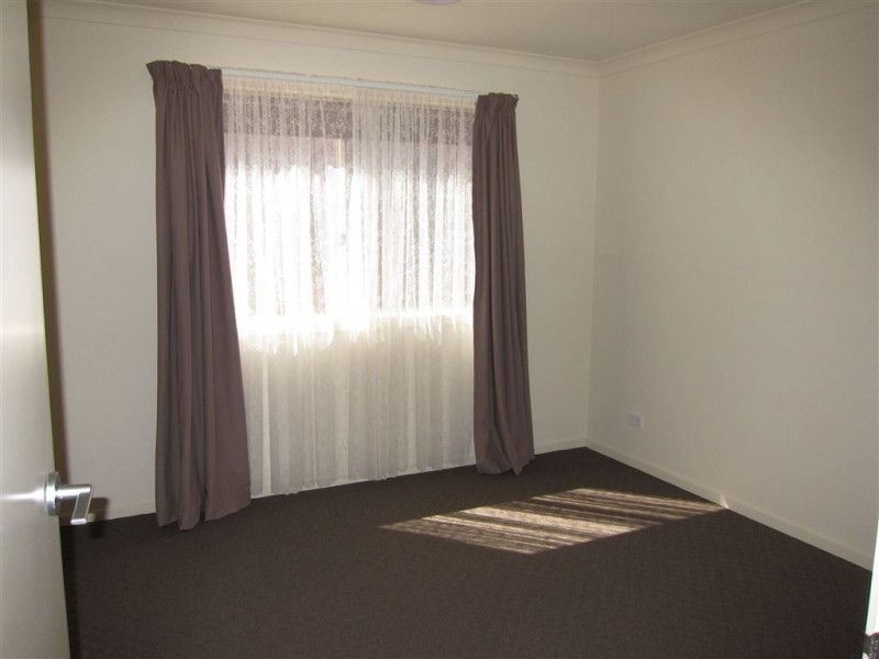 12 Skipton Street, Drouin VIC 3818